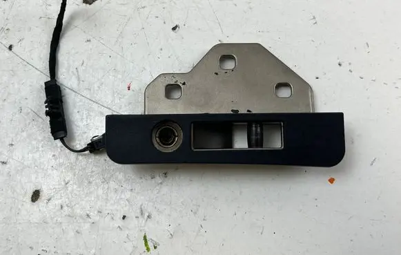 BMW 3 E90 E91 Tailgate window lock/catch/latch 7145935