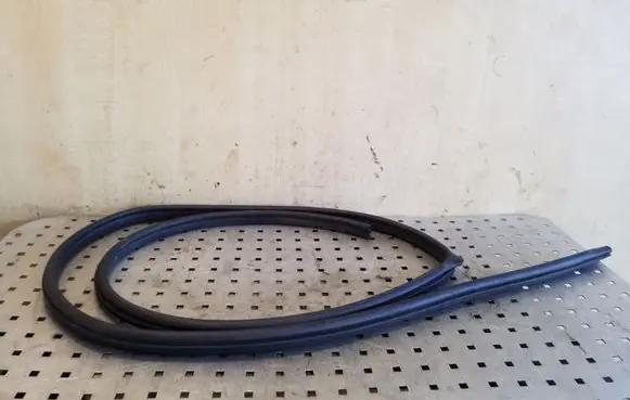 Chevrolet Captiva Rear door rubber seal (on body) 