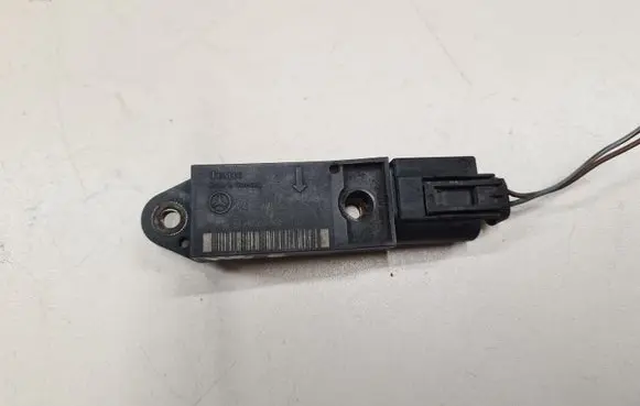 Mercedes-Benz E W211 Airbag deployment crash/impact sensor A0028202726
