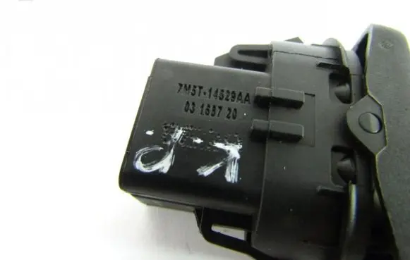 Ford Kuga I Electric window control switch 7M5T14529AA