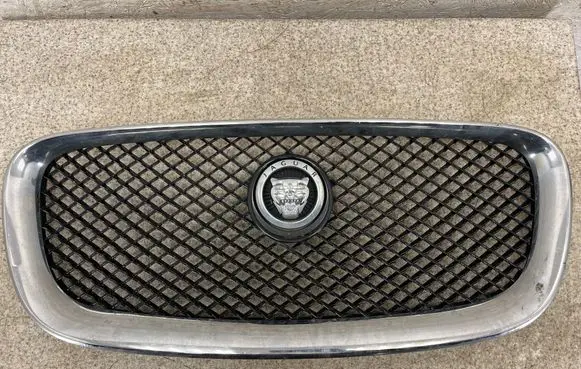 Jaguar XF Front grill CX238B271AA CX238A100AA