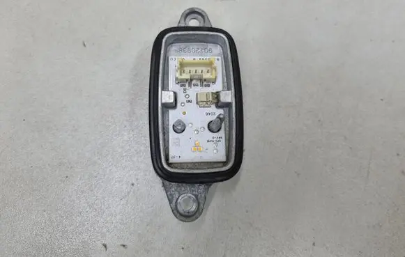 BMW i3 LED ballast control module 90120938