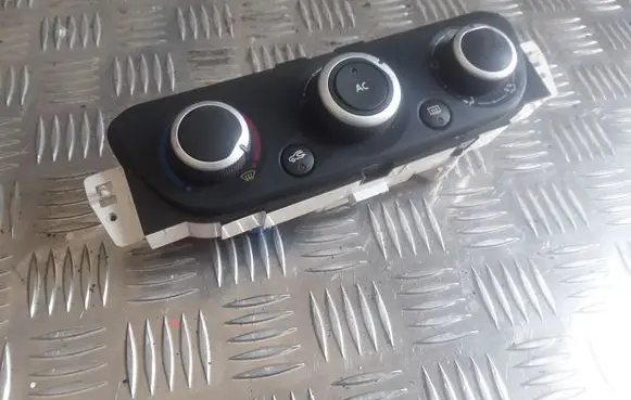 Renault Megane III Climate control unit T1001786G