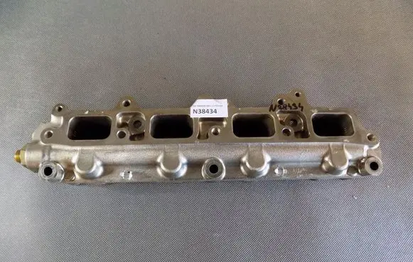 Volkswagen Touran II Fuel main line pipe