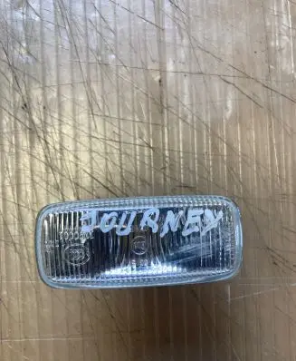 Front fender indicator light