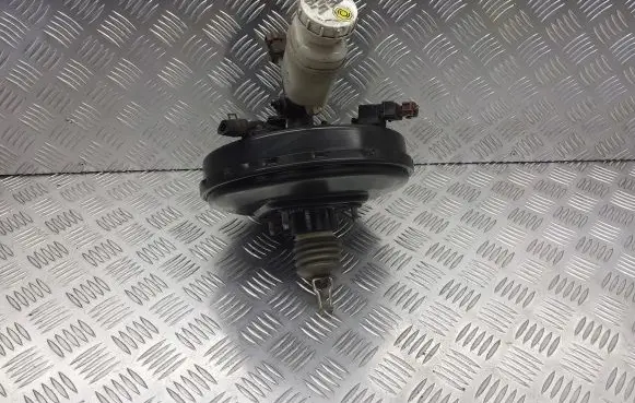 Mitsubishi Pajero Brake booster MR510503
