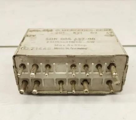 Mercedes-Benz E W124 Other relay 2018210247