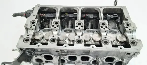 Volkswagen PASSAT B5.5 Engine head 038103373R