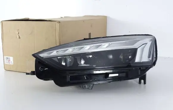 Audi A5 Headlight/headlamp 8W6941039