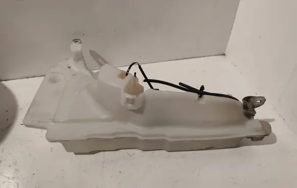 Audi A6 S6 C6 4F Windshield washer fluid reservoir/tank 4F0955453J 4F0955453K