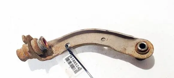 Nissan Note (E11) Engine mount bracket