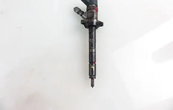 Peugeot 207 Fuel injector 0445110239