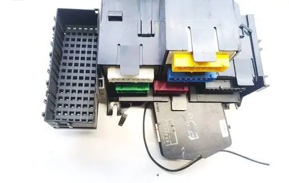 BMW 3 E36 Fuse box set 61358362394 6135-8362394