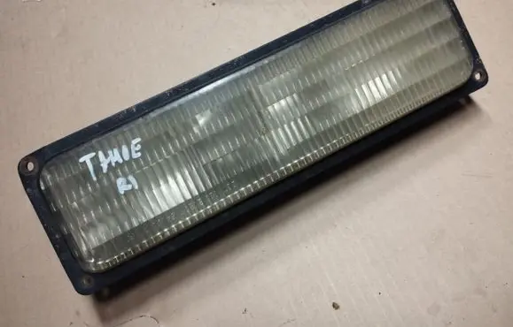 Chevrolet Tahoe Front indicator light 16519394