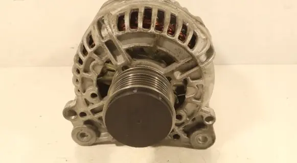 Volkswagen Golf V Generator/alternator STX100012R