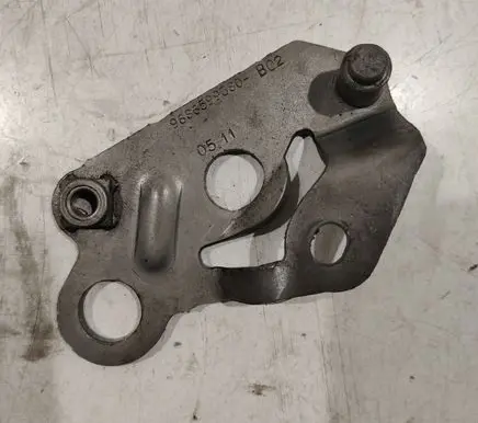 Citroen C4 II Engine mounting bracket 9686599380