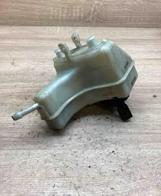 Volkswagen Touran I Master brake cylinder 1K2611349A 3C1611301