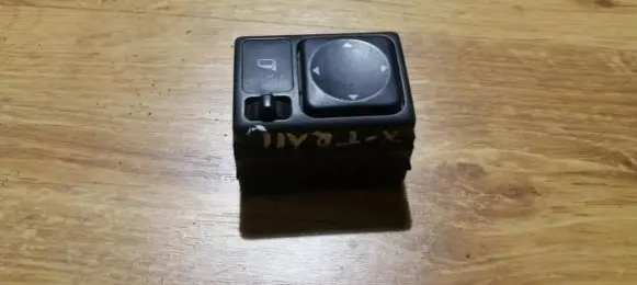 Nissan X-Trail T30 Wing mirror switch