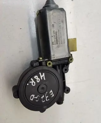 BMW 7 E32 Rear door window regulator motor 0130821242 680185347000