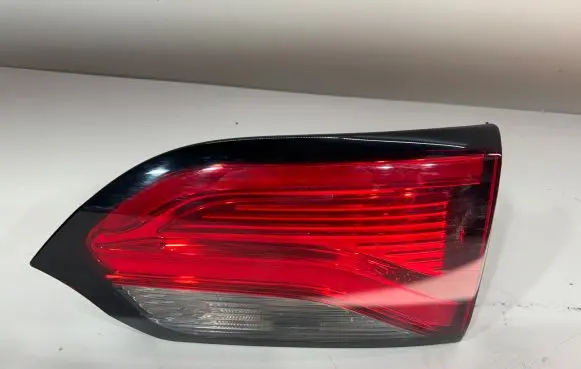 Chrysler Pacifica Tailgate rear/tail lights 68228940AE