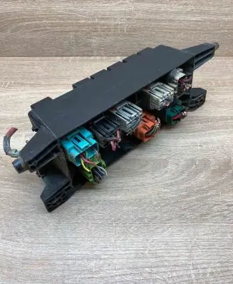 Chrysler Voyager Fuse module 04868092AA