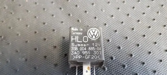 Volkswagen Golf III Other relay 3A0951307 3SB004885-04