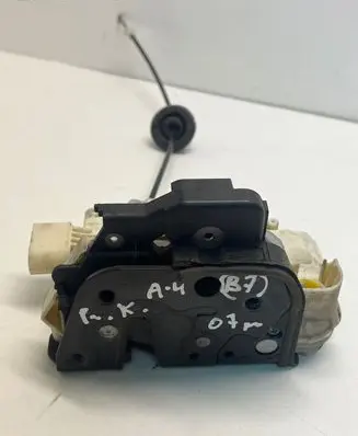 Audi A4 S4 B7 8E 8H Front door lock 8E1837015AA