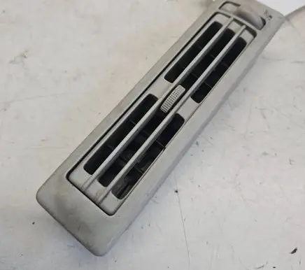 Rear air vent grill