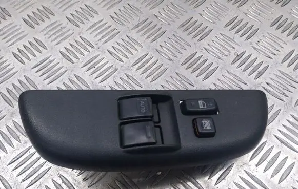 Toyota Yaris Verso Front door window switch trim 84820-52170