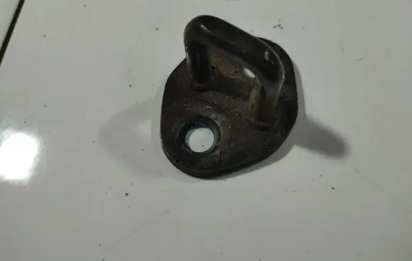 SsangYong Actyon Rear door lock loop/hook striker 