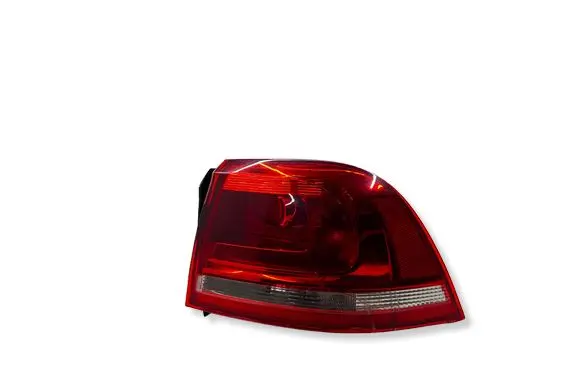 Volkswagen Touareg II Rear/tail lights 7P6945096D
