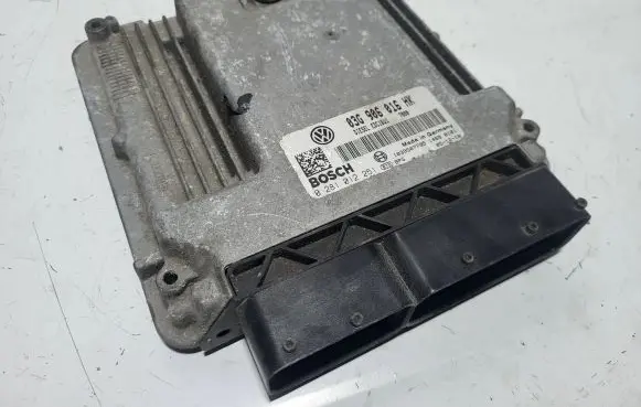 Volkswagen Touran I Engine control unit/module ECU 03G906016HK 1039S07795 0281012251