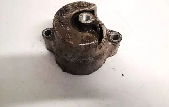Honda Accord Engine mount bracket