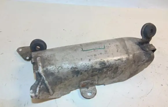 Mercedes-Benz R W251 Air filter cleaner box bracket assembly A6420901641