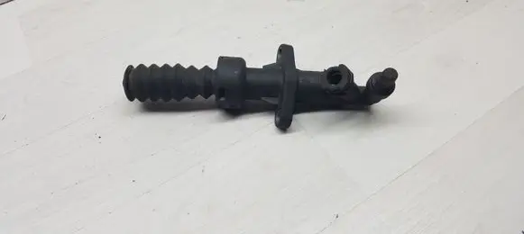 Peugeot 407 Clutch slave cylinder 