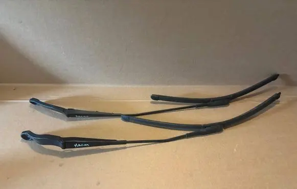 Porsche Macan (95B) Front wiper blade arm 95B955408 T95B086