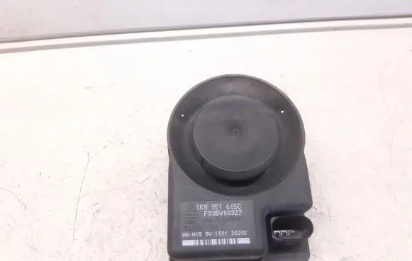 Audi A8 S8 D4 4H Alarm system siren 1K0951605C F005V00327