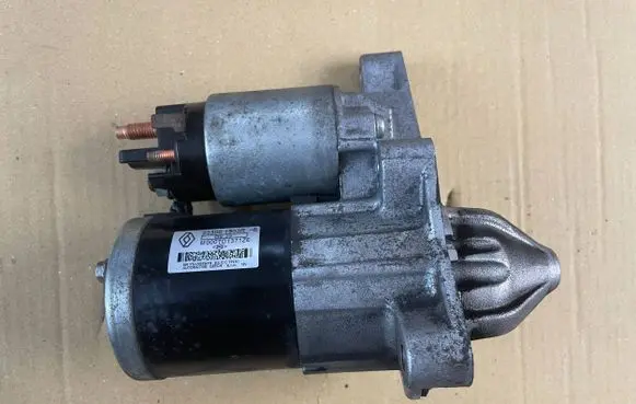 Dacia Dokker Starter motor 233001903r