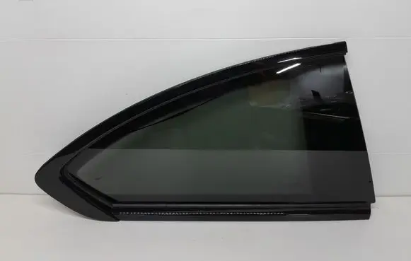 BMW 2 G42 Rear side window 7482816 7482818
