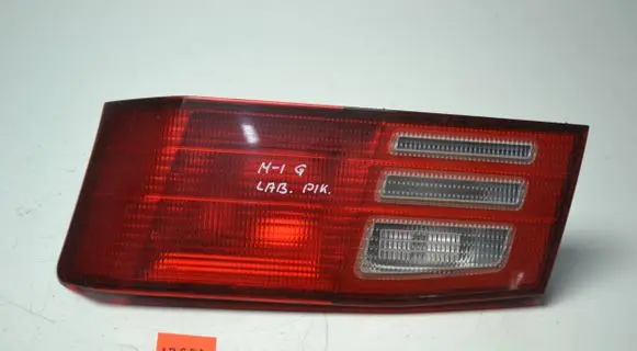 Mitsubishi Galant Tailgate rear/tail lights 22687201 12V215W