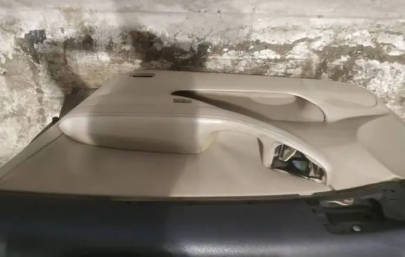 Toyota Avensis T250 Front door card panel trim