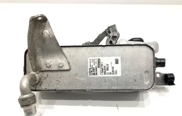 Engine oil radiator