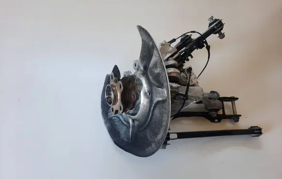 BMW 7 G70 Rear wheel hub spindle/knuckle 6898351 3330