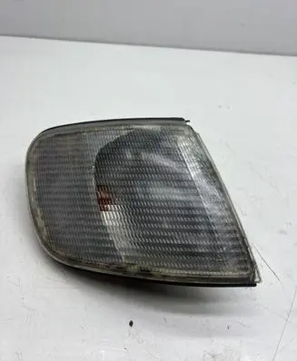 Audi A6 S6 C4 4A Front indicator light 137984