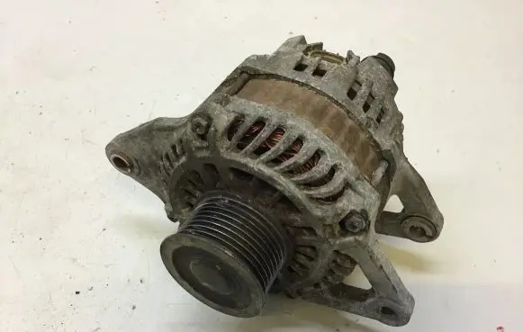 Mazda 6 Generator/alternator A2TJ0681A