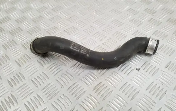 Mercedes-Benz C W204 Engine coolant pipe/hose A2045011582