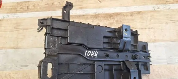 Chevrolet Sonic Battery tray 95933269