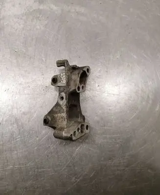 Peugeot 5008 Engine mounting bracket 9688615780