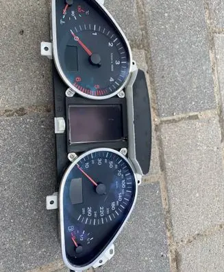 Speedometer (instrument cluster)