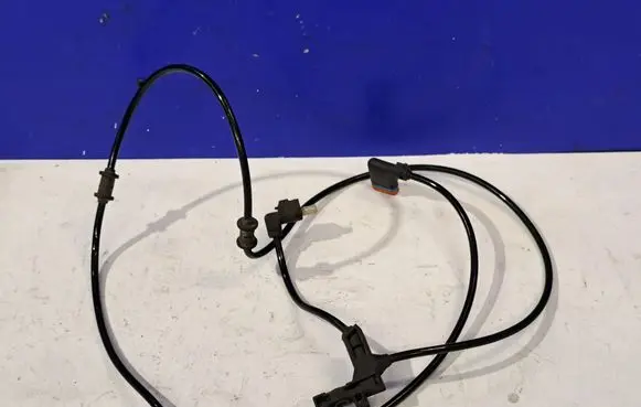 Mercedes-Benz C W204 ABS rear brake sensor A2045403910